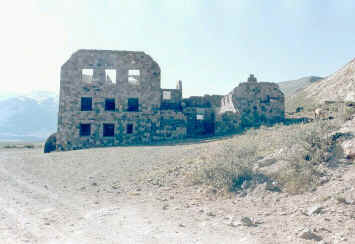 hotel_termas_sosneado01.jpg (72548 bytes)