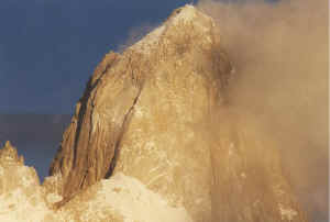 FITZ ROY AMANECER 02.jpg (51141 bytes)