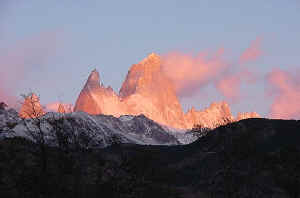 FITZ ROY AMANECER.jpg (44469 bytes)