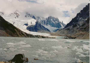 LAGUNA TORRE.jpg (73520 bytes)